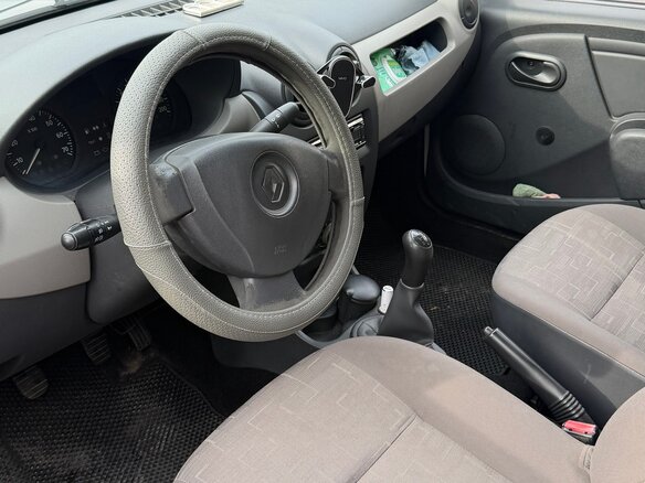 2011 Renault Logan I Рестайлинг, белый, 400000 рублей - вид 9