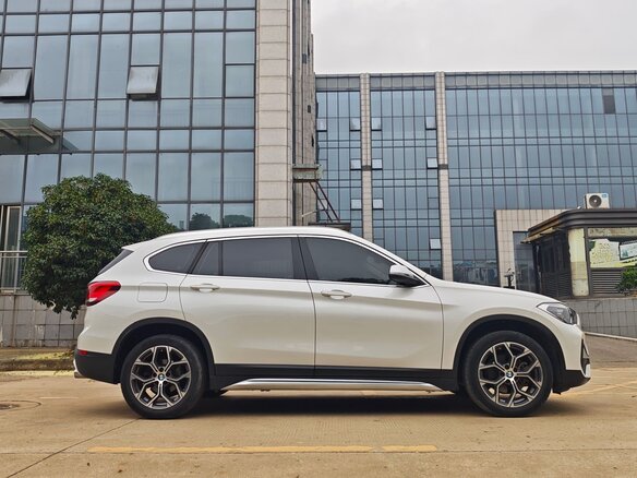 2022 BMW X1 Long 20Li sDrive II (F48) Рестайлинг, зелёный, 2264000 рублей - вид 3