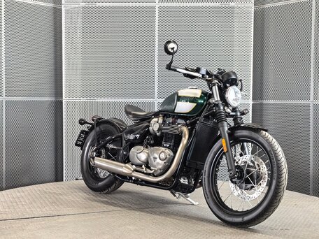 2017 Triumph Bonneville Bobber, зелёный, 1117000 рублей, вид 2