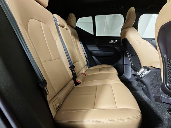 2021 Volvo XC40 I, синий, 3500000 рублей - вид 15