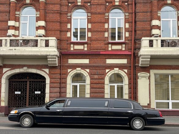 2000 Lincoln Town Car III, чёрный - вид 5