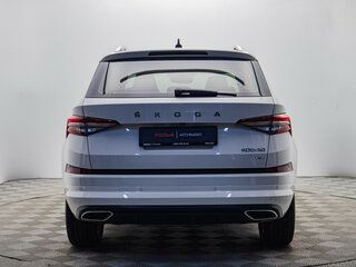 2023 Skoda Kodiaq I Рестайлинг, белый, 4154000 рублей, вид 4