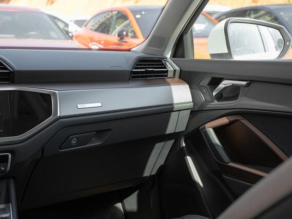 2022 Audi Q3 35 TFSI II (F3), белый, 2121000 рублей - вид 14