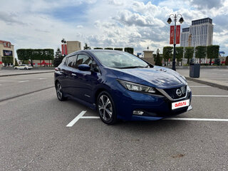2018 Nissan Leaf II (ZE1), синий, 1699000 рублей, вид 3