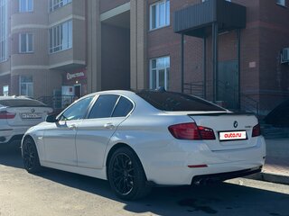 2010 BMW 5 серии 528i VI (F10/F11/F07), белый, 1870000 рублей, вид 3
