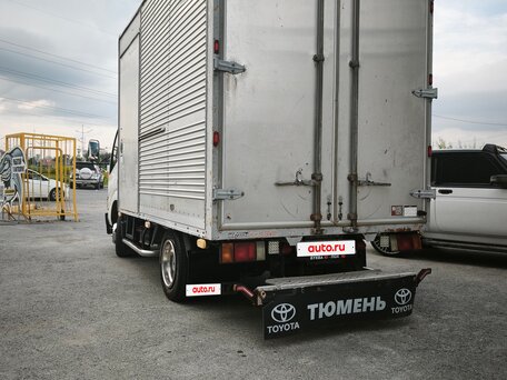 2000 Toyota Dyna, белый, 1300000 рублей, вид 4