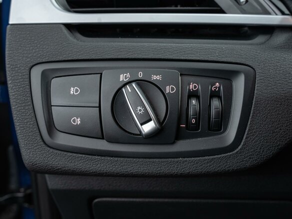 2021 BMW X1 18i sDrive II (F48) Рестайлинг, синий, 2490000 рублей - вид 21