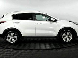 2017 Kia Sportage IV, белый, 1955000 рублей, вид 5
