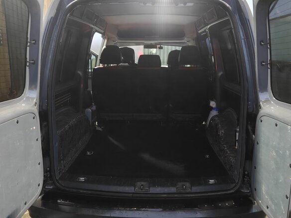 2017 Volkswagen Caddy Maxi IV, серый, 1900000 рублей - вид 8