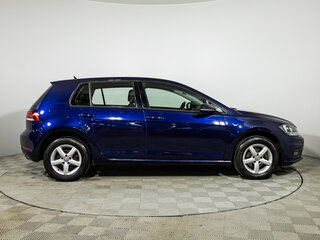 2018 Volkswagen Golf VII Рестайлинг, синий, 1499700 рублей, вид 4