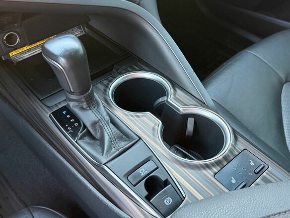 2018 Toyota Camry VIII (XV70), серебристый, 2499000 рублей - вид 17