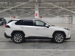 2020 Toyota RAV4 V (XA50), белый, 3700000 рублей, вид 4