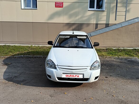2013 Lada (ВАЗ) Priora I, белый, 400000 рублей - вид 3