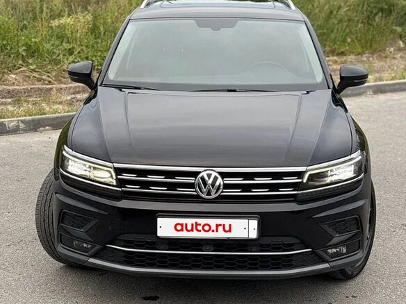 2017 Volkswagen Tiguan II, чёрный, 3440000 рублей - вид 11