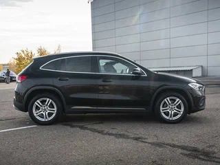 2020 Mercedes-Benz GLA 200 II (H247), чёрный, 3297000 рублей, вид 4