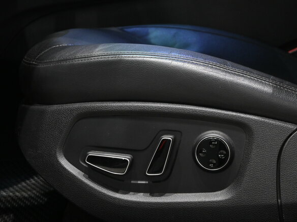 2016 Hyundai Genesis II, чёрный, 1800000 рублей - вид 17