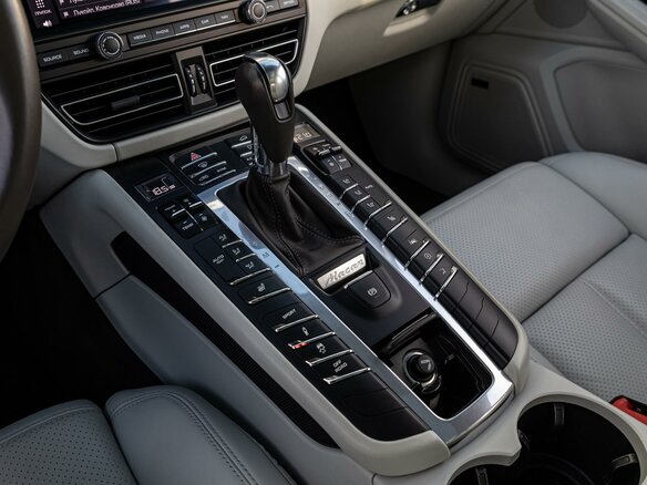 2019 Porsche Macan I Рестайлинг, чёрный, 5550000 рублей - вид 17