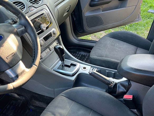 2010 Ford Focus II Рестайлинг, серый - вид 8