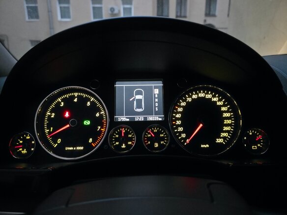 2006 Volkswagen Touareg I, чёрный, 950000 рублей - вид 9