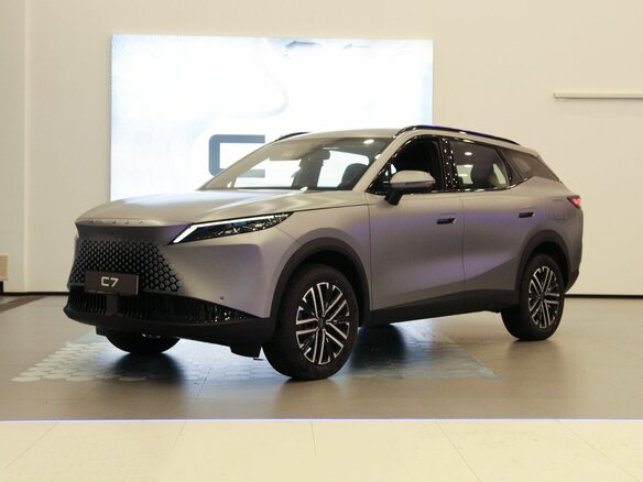 2026 Omoda C7, серый, 3499000 рублей