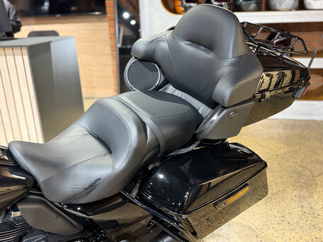 2023 Harley-Davidson Ultra Limited, чёрный, 3950000 рублей, вид 5