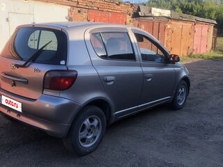 2002 Toyota Vitz I (P10), серебристый, 260000 рублей, вид 2
