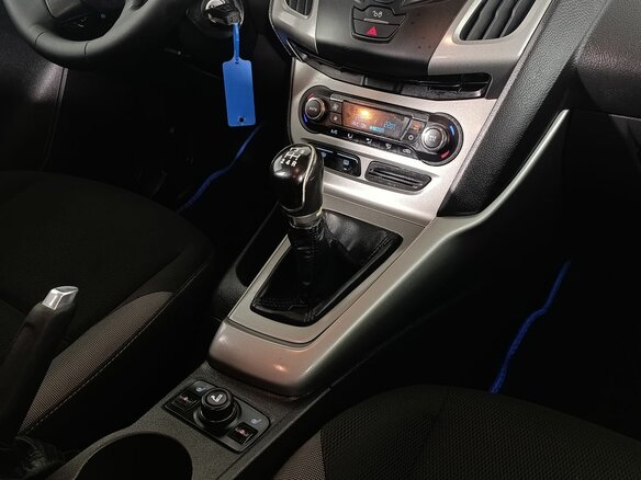 2011 Ford Focus III, чёрный - вид 13