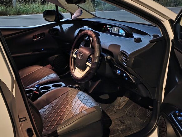 2017 Toyota Prius IV (XW50), белый - вид 16