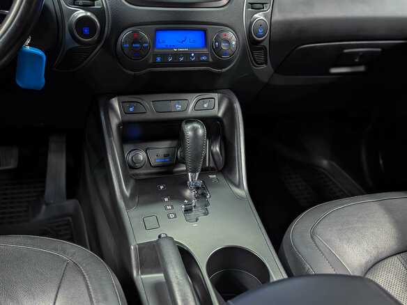 2014 Hyundai ix35 I Рестайлинг, серебристый, 1490000 рублей - вид 16