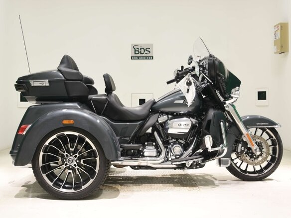 2025 Harley-Davidson Tri Glide, серый, 2769000 рублей - вид 1