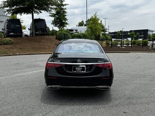 2025 Mercedes-Benz S-Класс 580 4MATIC VII (W223), чёрный, 18706389 рублей, вид 5
