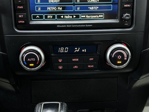 2011 Mitsubishi Pajero IV Рестайлинг 1, чёрный, 1899000 рублей - вид 24