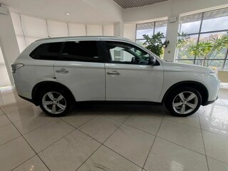 2014 Mitsubishi Outlander III, белый, 1249000 рублей, вид 4