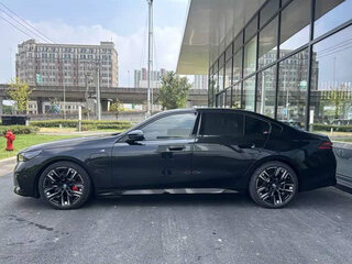 2026 BMW i5 M60 xDrive, чёрный, 8990000 рублей, вид 2