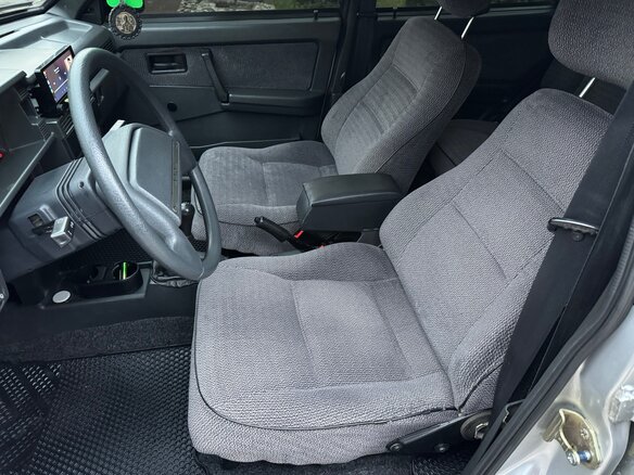 2004 Lada (ВАЗ) 21093i, серебристый, 500000 рублей - вид 9