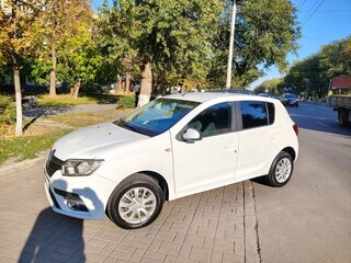 2018 Renault Sandero II Рестайлинг, белый, 773000 рублей, вид 4