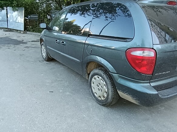2003 Chrysler Voyager IV, серый, 300000 рублей - вид 10