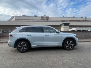 2022 Geely Xingyue L Hi-P I, голубой, 3150000 рублей, вид 4