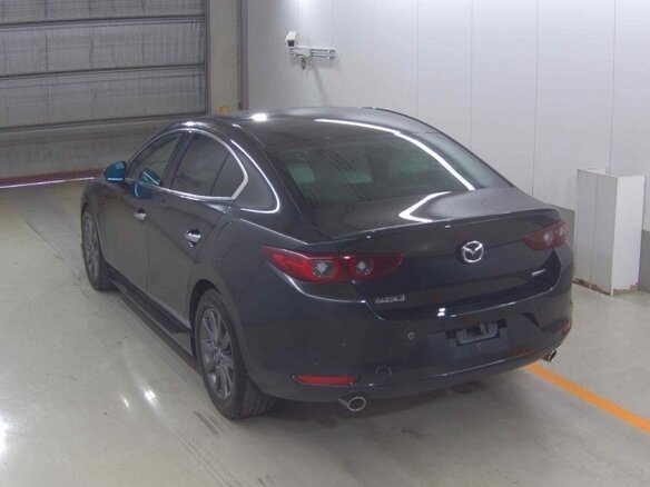 2022 Mazda 3 IV (BP), чёрный, 1350000 рублей - вид 3