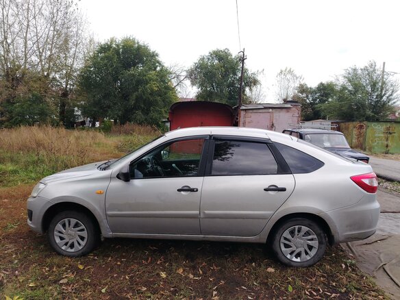 2014 Lada (ВАЗ) Granta I, серебристый, 330000 рублей - вид 3