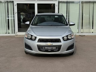 2013 Chevrolet Aveo II, серебристый, 580000 рублей, вид 2