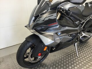 2026 BMW S 1000 RR, серый, 2192000 рублей, вид 3