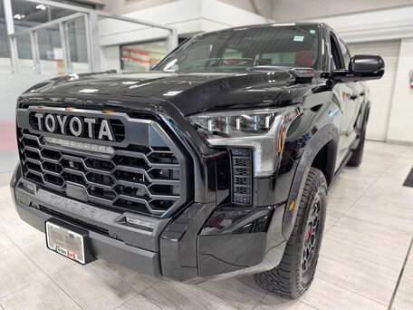 2026 Toyota Tundra Crew Max CrewMax III, чёрный, 11390000 рублей, вид 1