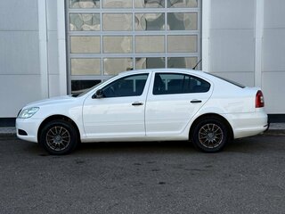 2013 Skoda Octavia II (A5) Рестайлинг, белый, 700000 рублей, вид 2