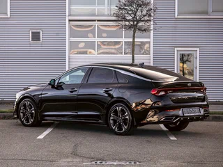 2022 Kia K5 III, чёрный, 2285000 рублей, вид 4