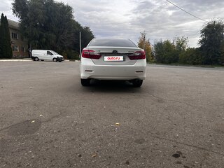 2013 Toyota Camry VII (XV50), белый, 1400000 рублей, вид 3