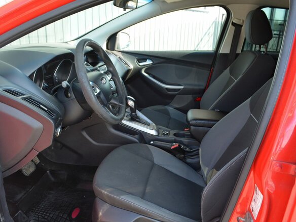 2012 Ford Focus III, красный - вид 15