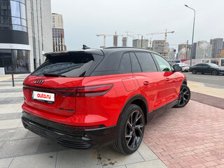 2022 Audi Q5 e-tron 50, красный, 4550000 рублей, вид 3