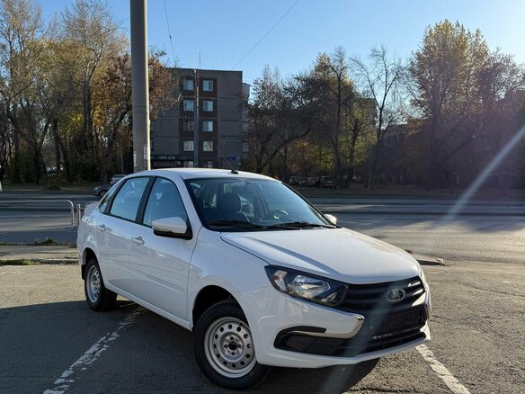 2026 Lada (ВАЗ) Granta I Рестайлинг, белый, 987000 рублей - вид 14