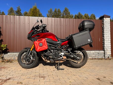 2015 Yamaha MT-09 Tracer (FJ-09), красный, 750000 рублей, вид 2